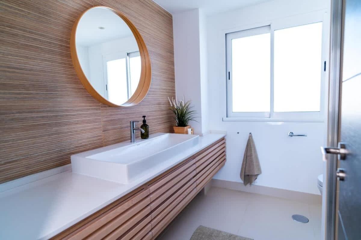 Apartemen Seaside Elegance With Sea View