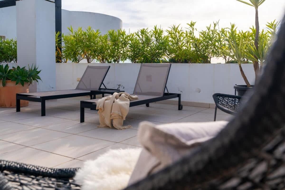 Seaside Elegance With Sea View Apartemen